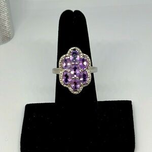 Beautiful Vintage Silver Flower Pattern Ring With Purple Stones
